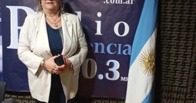 Exportación de Carbón a Europa – «A está postal le falta las barcazas llevando el Producto»