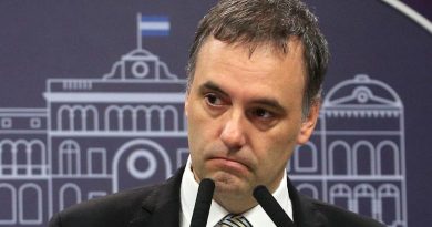 El Gobierno acordó con el PRO y la UCR para desactivar la sesión contra Adorni
