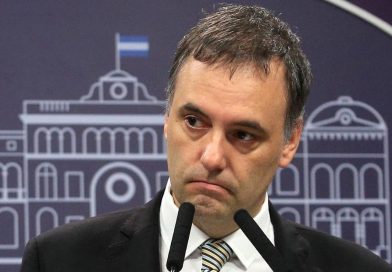 El Gobierno acordó con el PRO y la UCR para desactivar la sesión contra Adorni