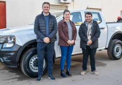 La Municipalidad de Fontana sigue creciendo e incorpora camioneta a su parque automotor.