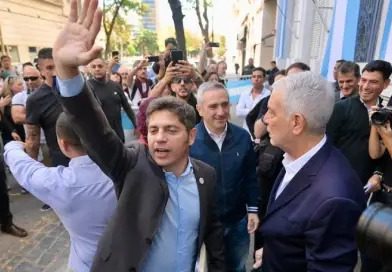 Kicillof llega a Corrientes entre acuerdos y señales políticas
