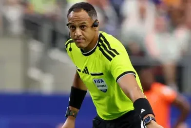 Mundial de Futbol: el estadounidense Ismail Elfath, arbitro confirmado para Inglaterra-Argentina