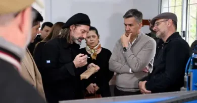 En Puerto Tirol presentaron la primera Fábrica-Escuela de Acordeones