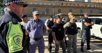 Final del Mundial 2026: MÁS DE 500 POLICÍAS CUSTODIARÁN LOS FESTEJOS EN RESISTENCIA Y PIDEN CELEBRAR CON RESPONSABILIDAD Final del Mundial 2026: MÁS DE 500 POLICÍAS CUSTODIARÁN LOS FESTEJOS EN RESISTENCIA Y PIDEN CELEBRAR CON RESPONSABILIDAD