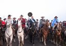 Junto a miles de peregrinos, Leandro Zdero participó del inicio de la Cabalgata de la Fe