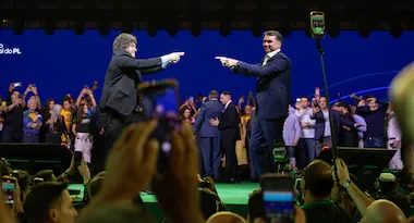 Tras participar del acto de campaña de Flávio Bolsonaro, el PT presentó una denuncia para saber quién financió el viaje de Milei a San Pablo