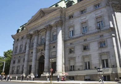 La Cámara de La Plata ratificó la prórroga de la cautelar que frena la conversión del Banco Nación en SA La Cámara de La Plata ratificó la prórroga de la cautelar que frena la conversión del Banco Nación en SA