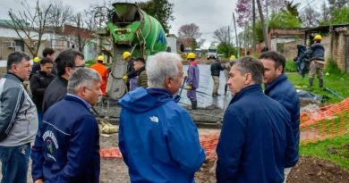 Fontana: El gobernador y funcionarios del gobierno provincial constataron los avances de las obras de pavimentación en calles de Villa Sarmiento⁣