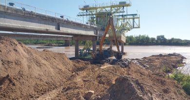 SAMEEP ejecuta tareas de dragado y canalización en Puerto Lavalle para garantizar la capacitación de agua