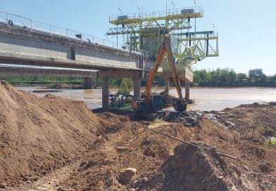 SAMEEP ejecuta tareas de dragado y canalización en Puerto Lavalle para garantizar la capacitación de agua