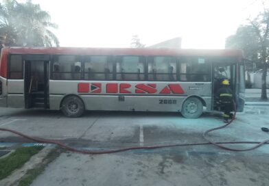 Se incendió un colectivo de la línea urbana de ERSA sobre la calle Julio A. Roca