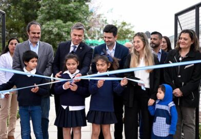 Sáenz Peña: Zdero inauguró el edificio de la EEP N° 105, que celebró 100 años de historia