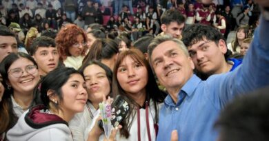Zdero lanzó “Más Futuro”, un incentivo para premiar el mérito estudiantil