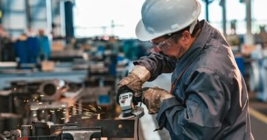 La industria repuntó 1,9% en agosto, pero no se recupera de la caída de julio