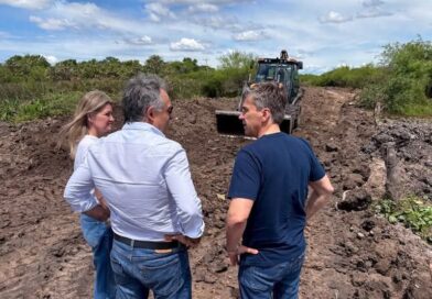 Frente al fenómeno de El Niño, el gobierno chaqueño refuerza las defensas y amplía el lago compensador Frente al fenómeno de El Niño, el gobierno chaqueño refuerza las defensas y amplía el lago compensador