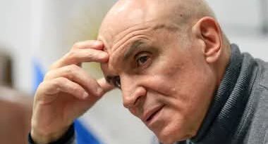 Procesaron a José Luis Espert por lavado de dinero, le prohibieron salir del país y embargaron sus bienes Procesaron a José Luis Espert por lavado de dinero, le prohibieron salir del país y embargaron sus bienes