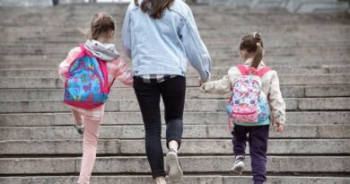 La asignación por hijo de los trabajadores registrados perdió casi la mitad de su valor en una década