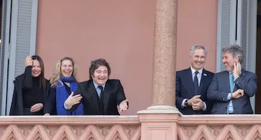 Milei reunió a su gabinete en medio del silencio por la derrota de Flávio BolsonaroEl Presidente solo republicó un posteo de X crítico del voto de los “zurdos” en Brasil Milei reunió a su gabinete en medio del silencio por la derrota de Flávio BolsonaroEl Presidente solo republicó un posteo de X crítico del voto de los “zurdos” en Brasil